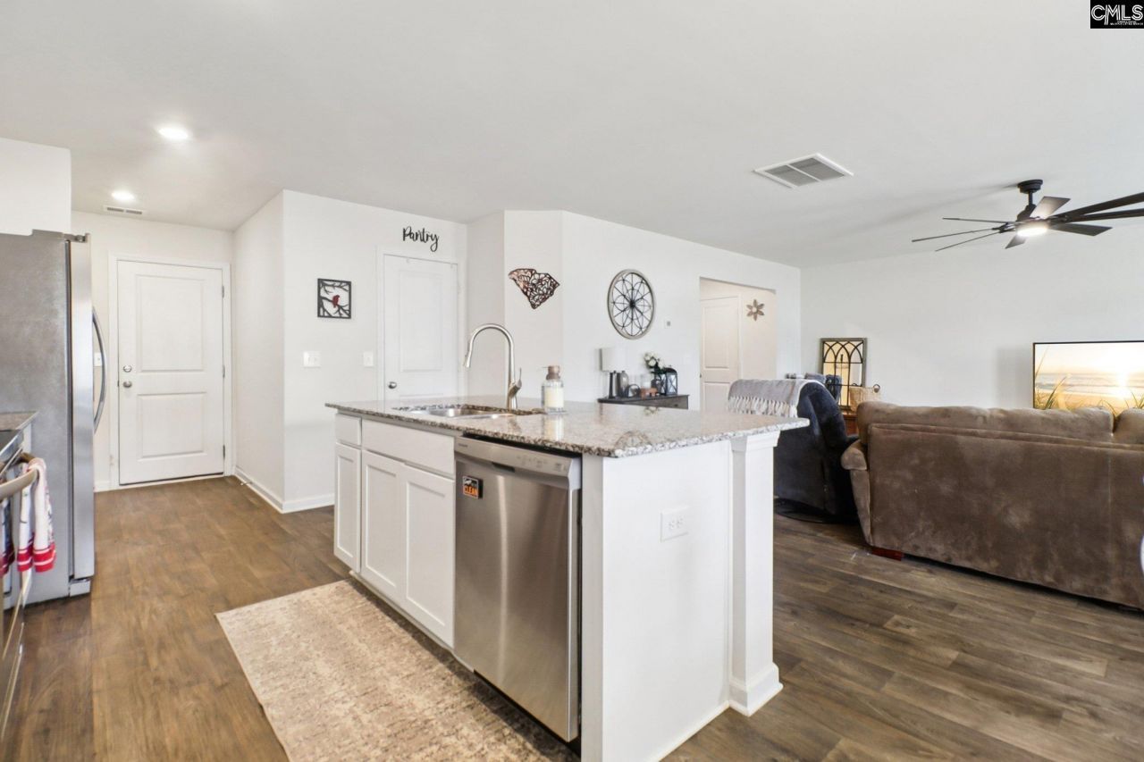 247 Chetsley Drive  Photo 6