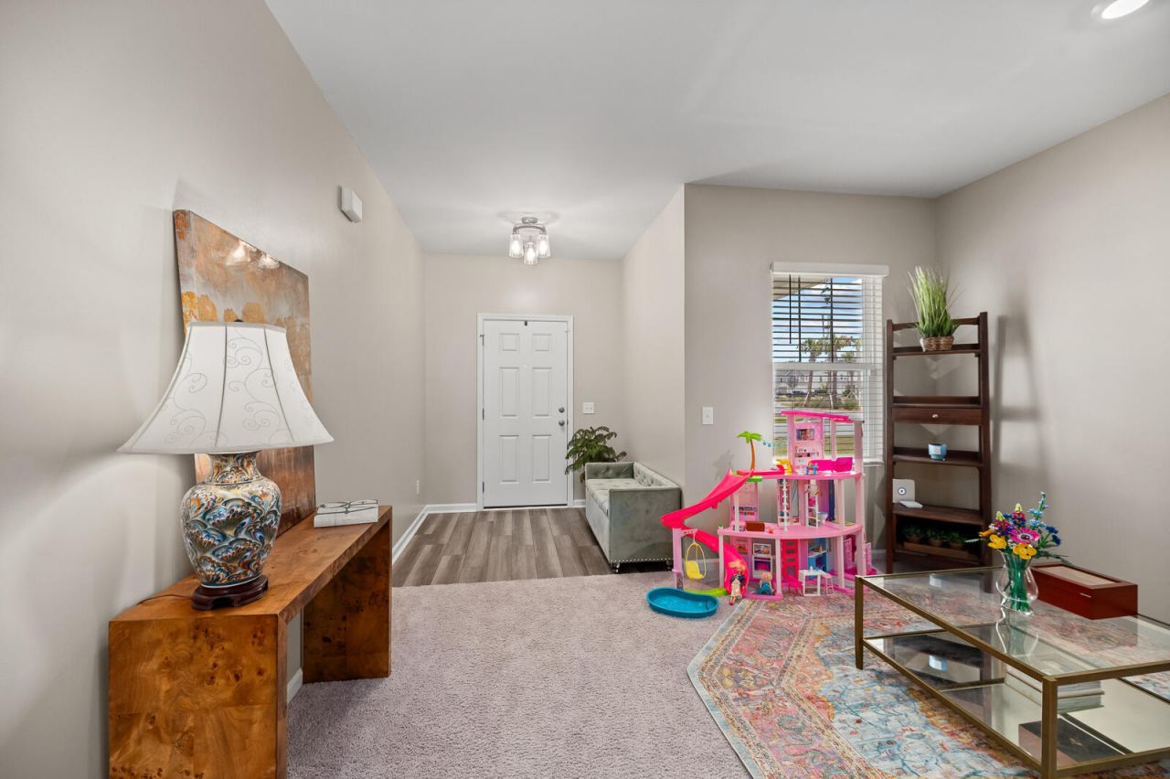 123 Lyra Lane Photo 4