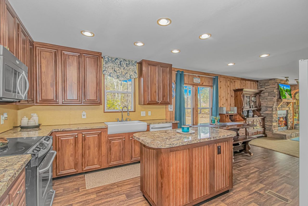 81 Silver Pond Ln Photo 11