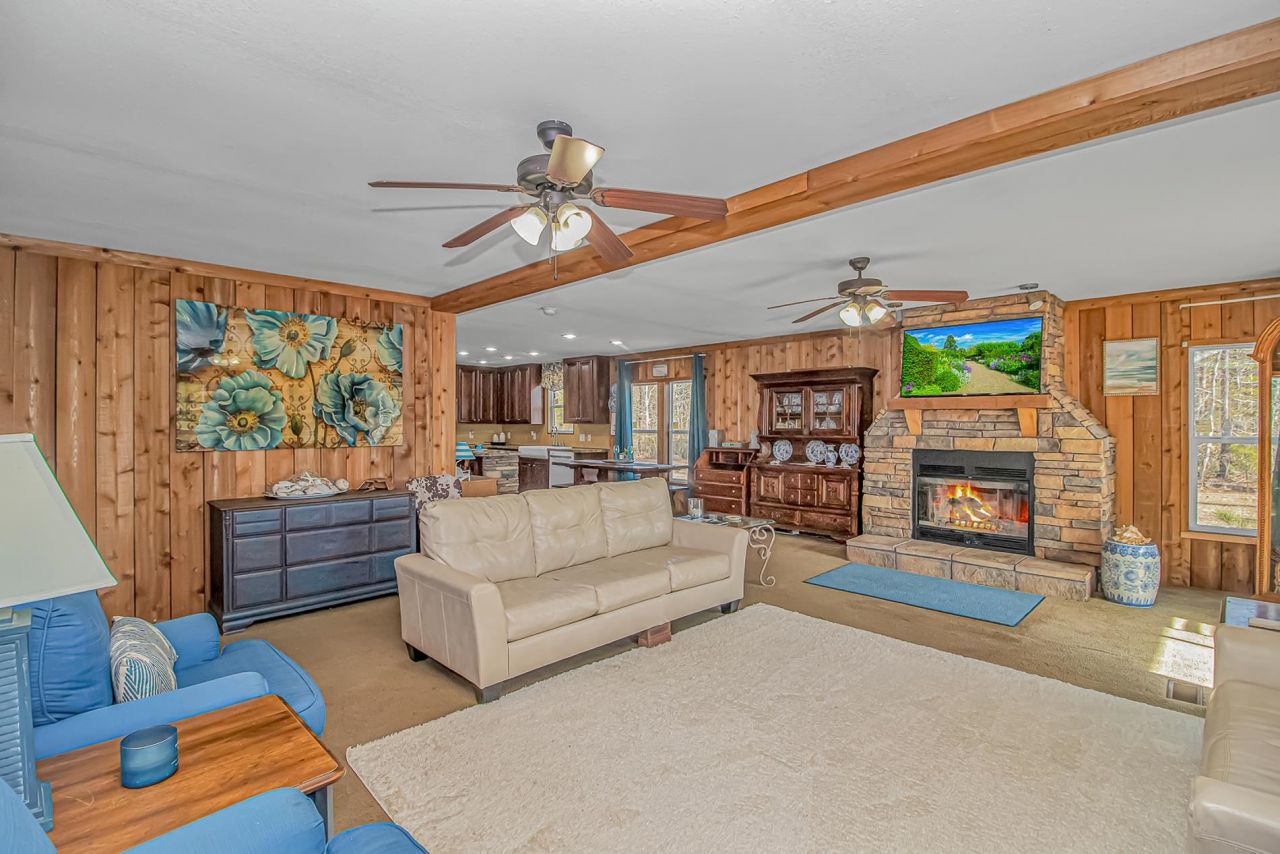 81 Silver Pond Ln Photo 7