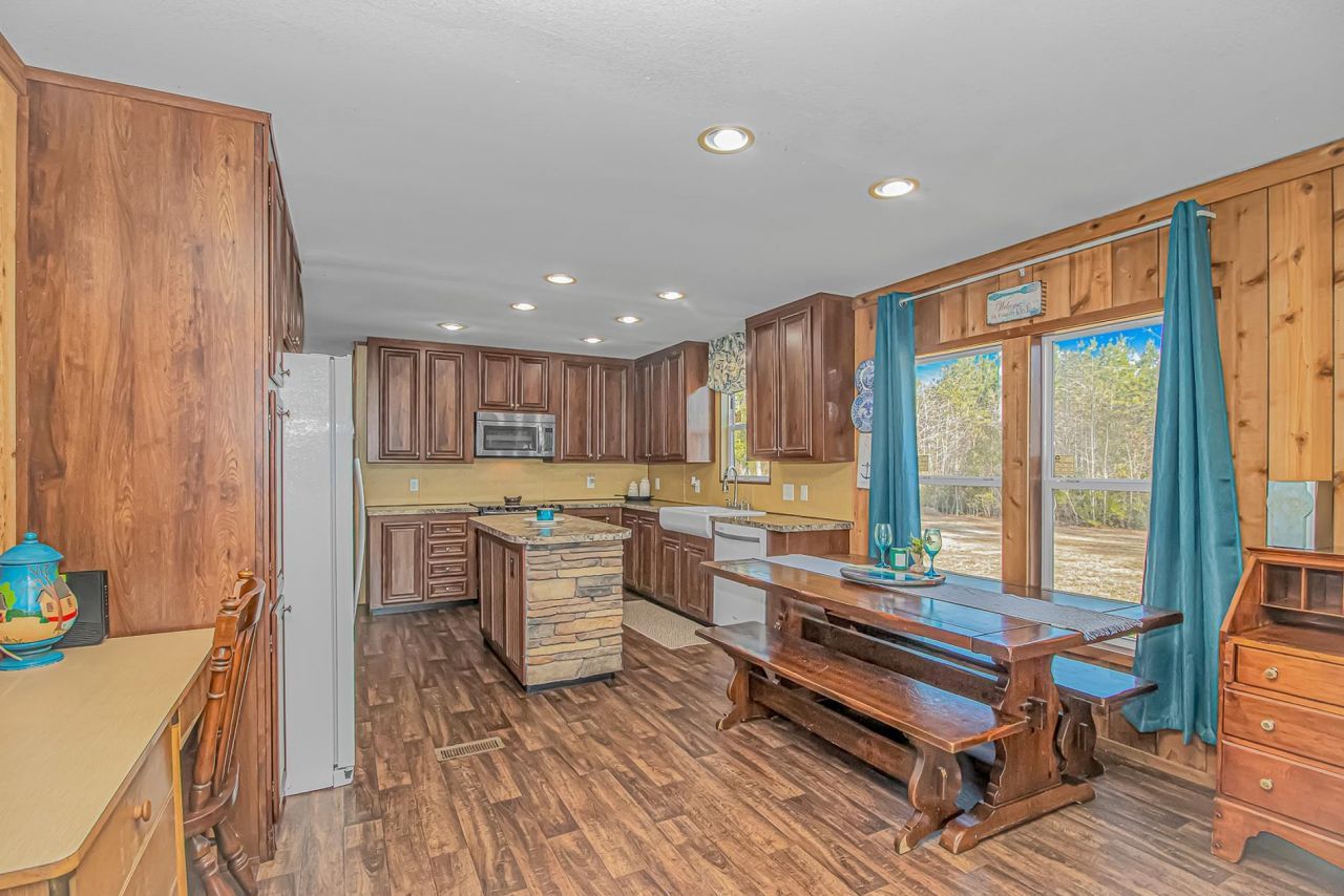 81 Silver Pond Ln Photo 9