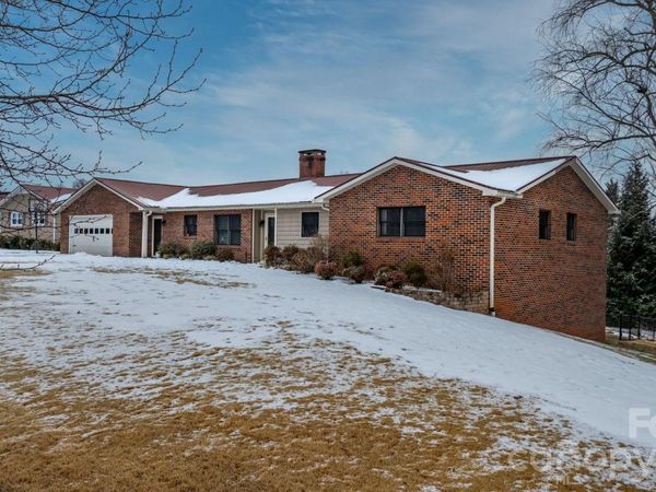 1621 Dakota Drive, Hudson, NC 28638