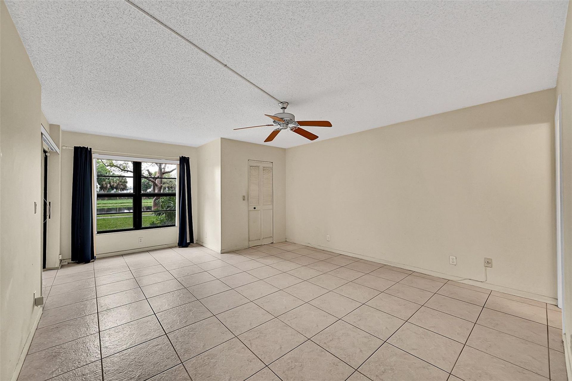 2206 S Cypress Bend Drive, Unit 102, Pompano Beach, FL 33069 Photo