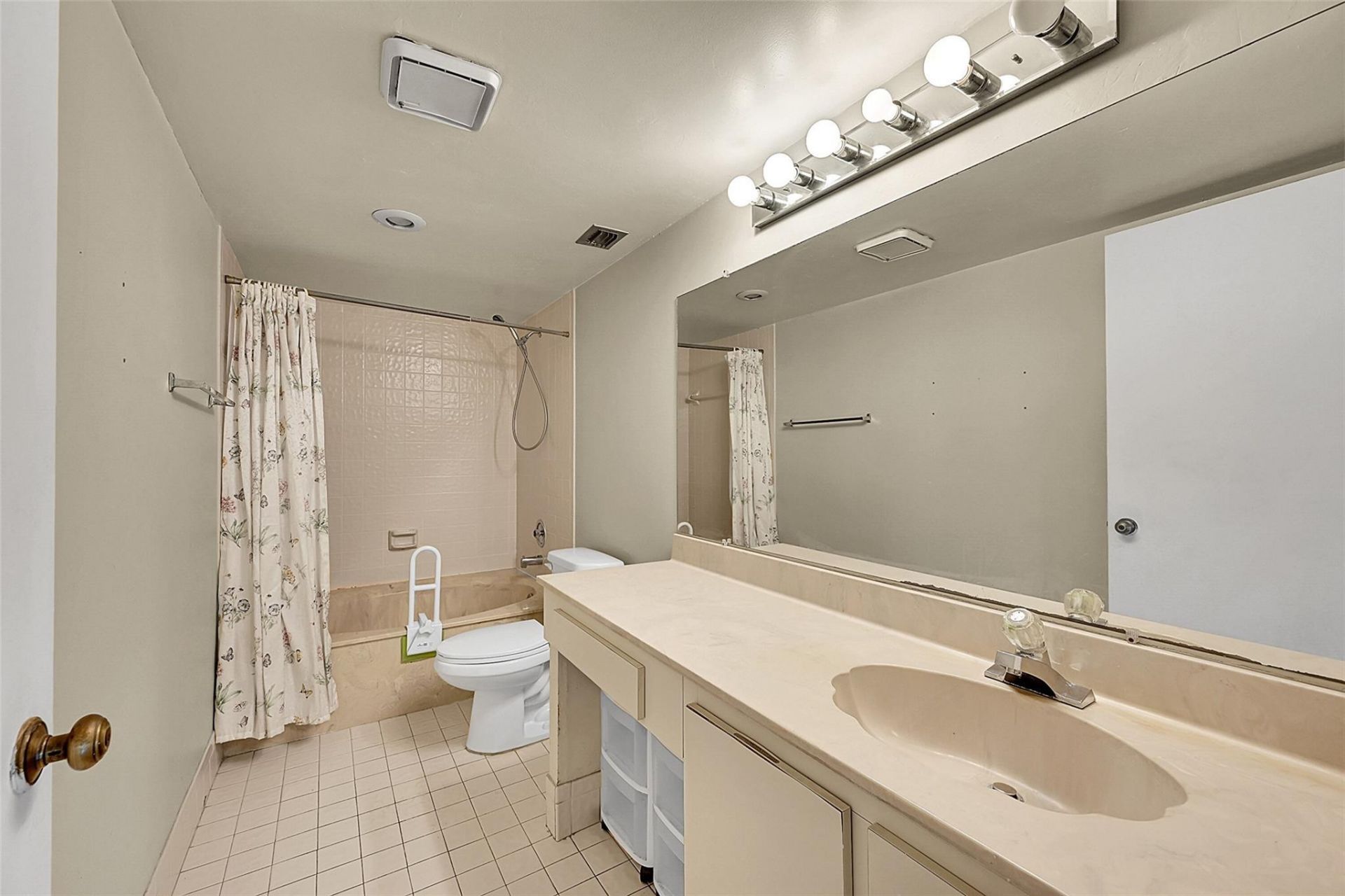 2206 S Cypress Bend Drive, Unit 102, Pompano Beach, FL 33069 Photo