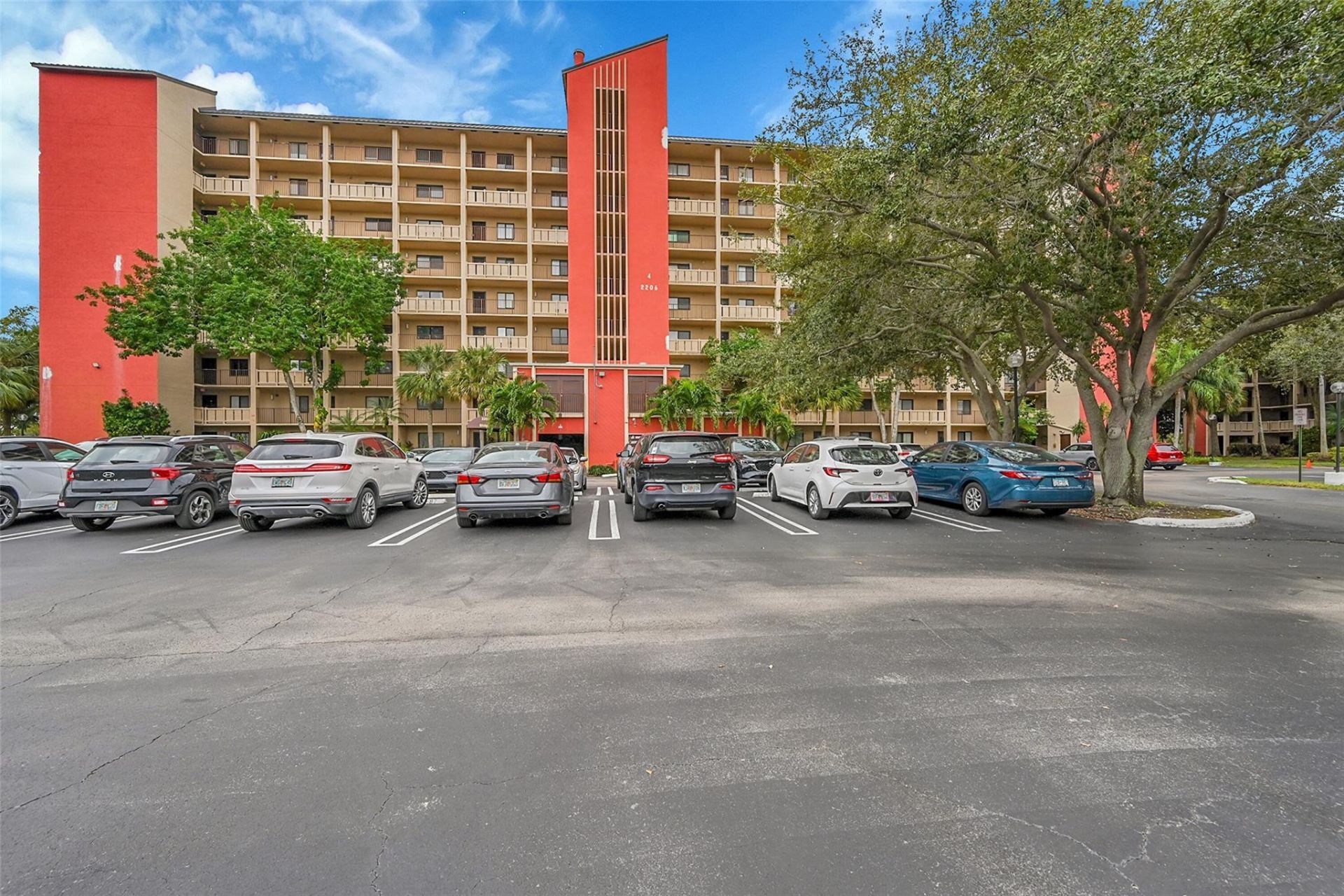 2206 S Cypress Bend Drive, Unit 102, Pompano Beach, FL 33069 Photo