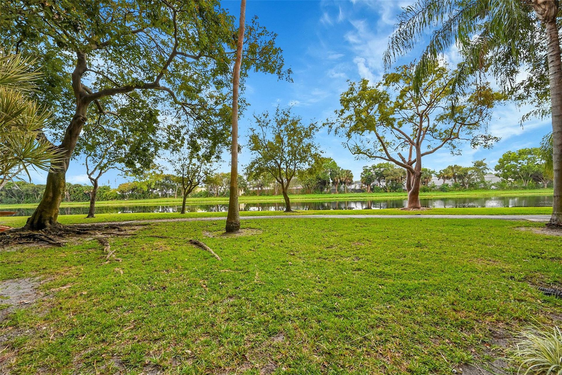 2206 S Cypress Bend Drive, Unit 102, Pompano Beach, FL 33069 Photo