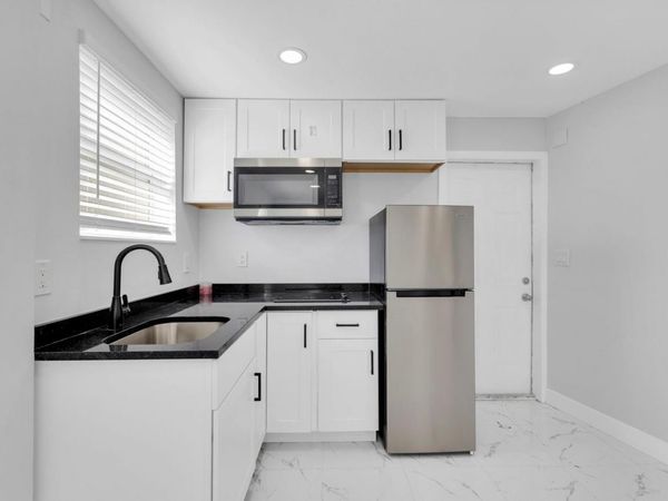 851 NW 4th Ave, Pompano Beach, FL 33060