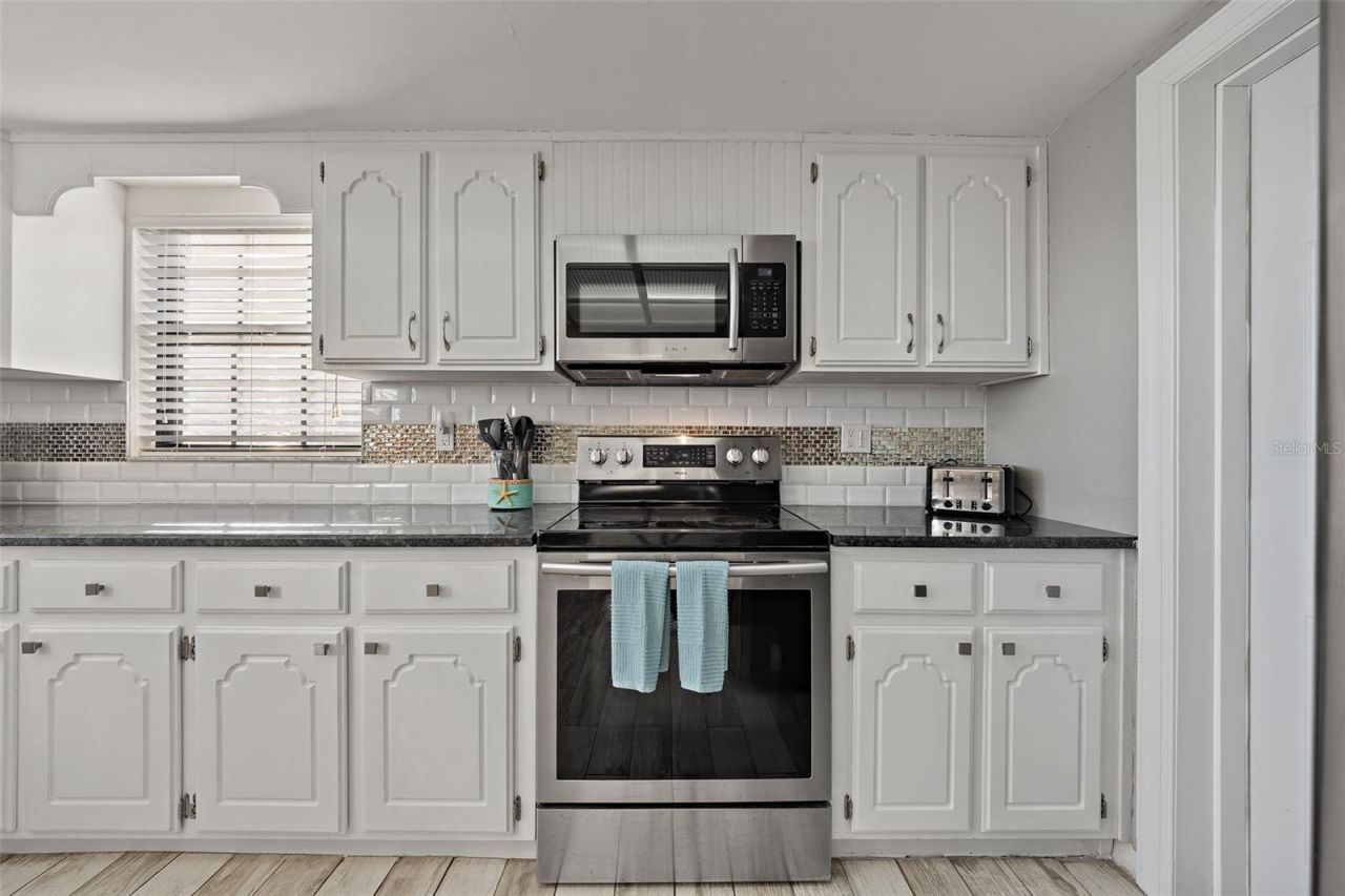 5702 Riddle Road, Holiday, FL 34690 Photo