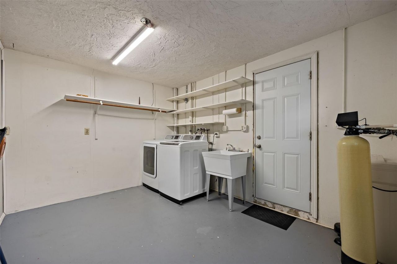 5702 Riddle Road, Holiday, FL 34690 Photo