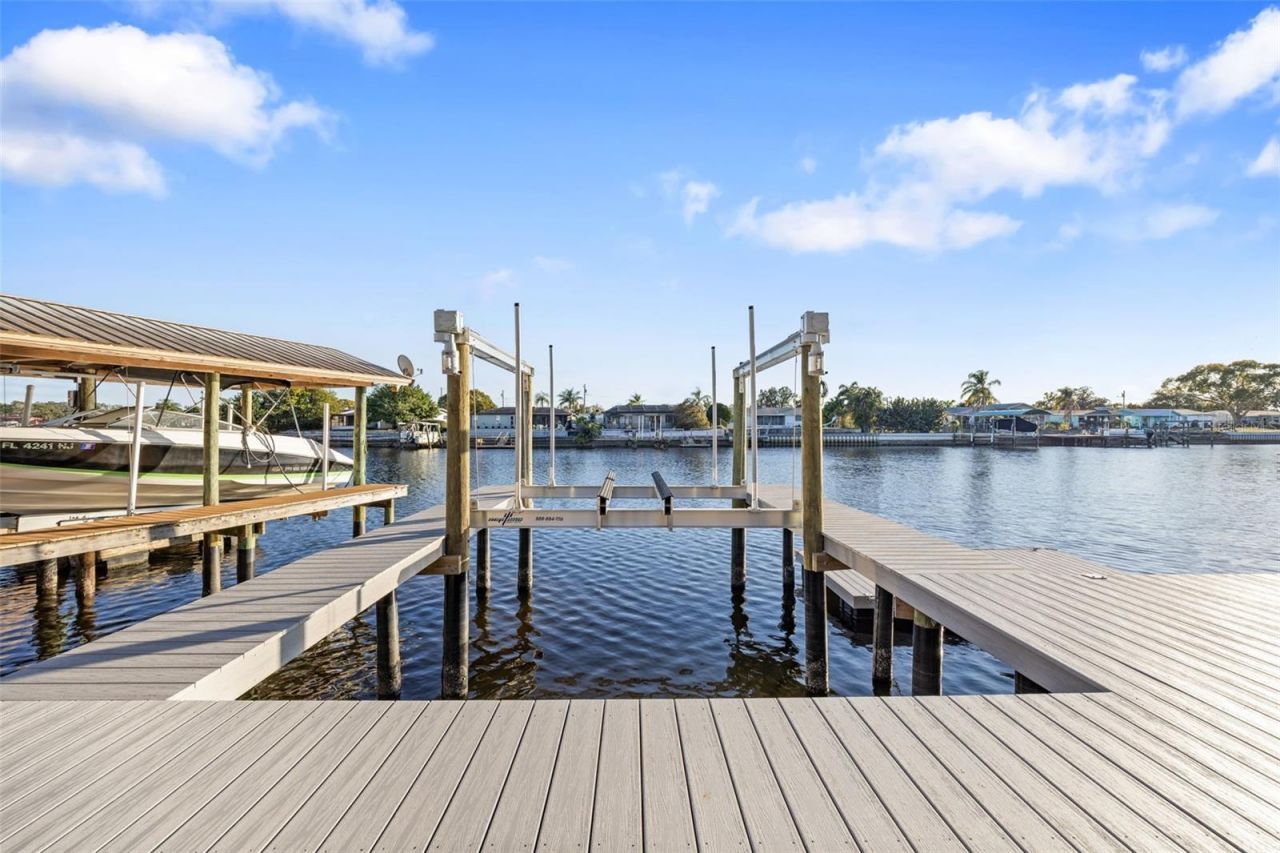 5702 Riddle Road, Holiday, FL 34690 Photo