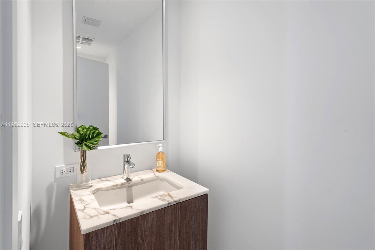 500 Alton Rd, Unit 2903, Miami Beach, FL 33139 Photo