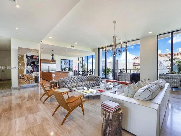 3581 E Glencoe St, Unit 605, Coconut Grove, FL 33133