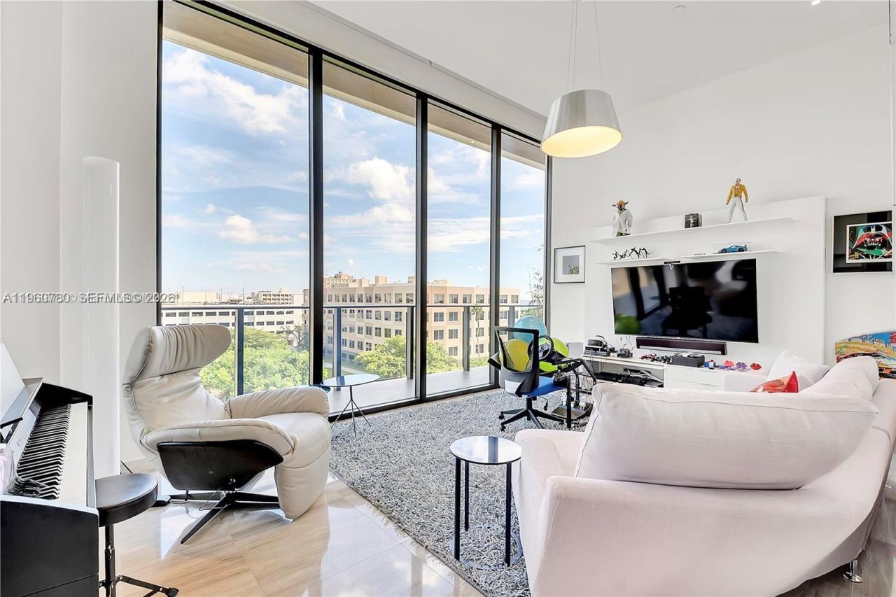 3581 E Glencoe St, Unit 605, Coconut Grove, FL 33133 Photo