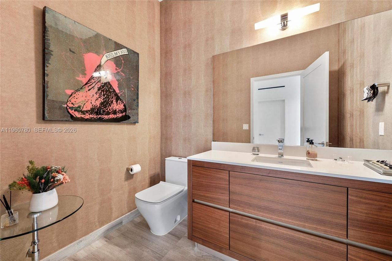 3581 E Glencoe St, Unit 605, Coconut Grove, FL 33133 Photo