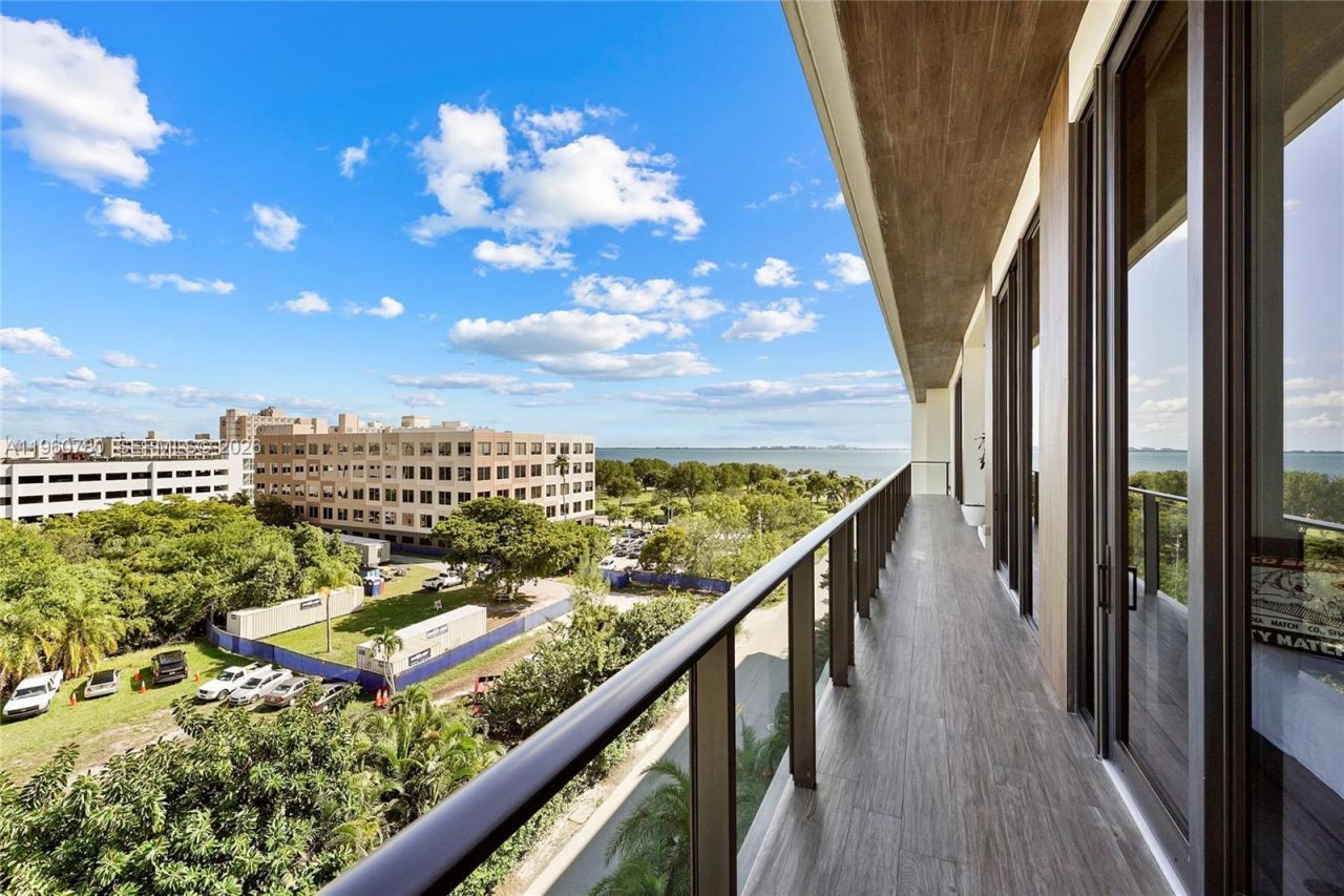 3581 E Glencoe St, Unit 605, Coconut Grove, FL 33133 Photo