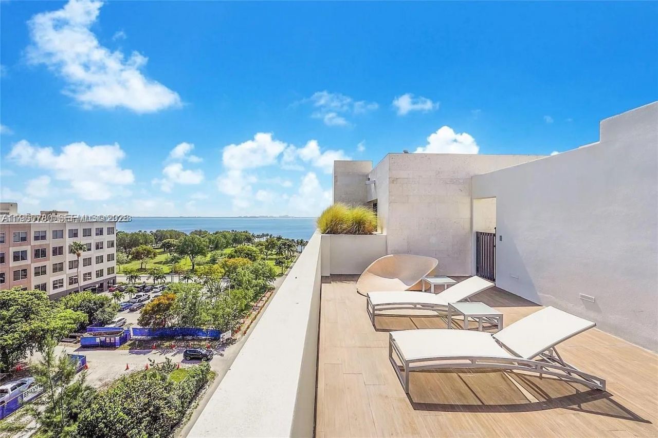 3581 E Glencoe St, Unit 605, Coconut Grove, FL 33133 Photo