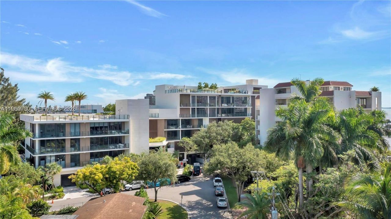 3581 E Glencoe St, Unit 605, Coconut Grove, FL 33133 Photo