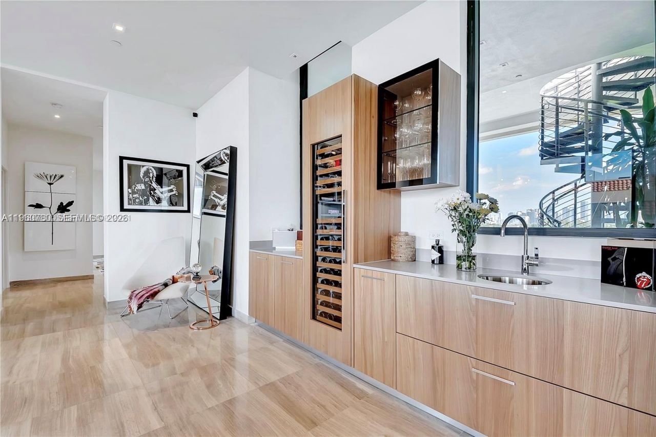 3581 E Glencoe St, Unit 605, Coconut Grove, FL 33133 Photo