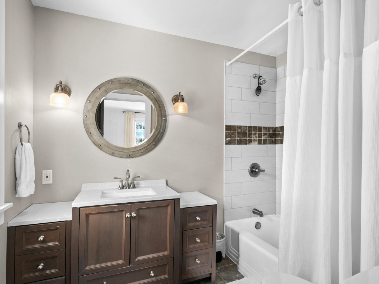 668 S Waccamaw Dr. Photo 16