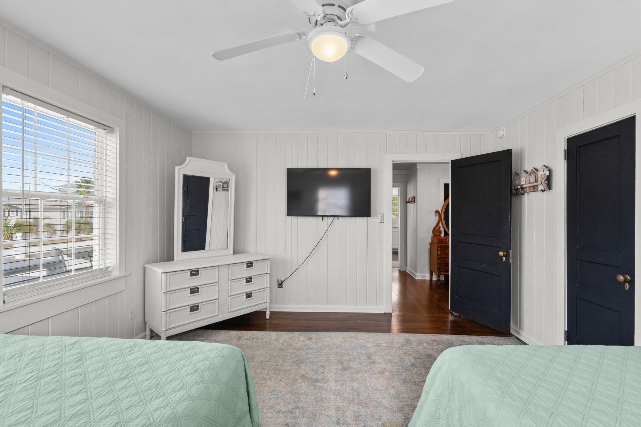 668 S Waccamaw Dr. Photo 18