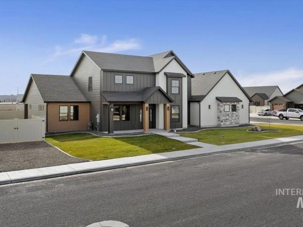 663 Canyon Crest Drive W, Twin Falls, ID 83301
