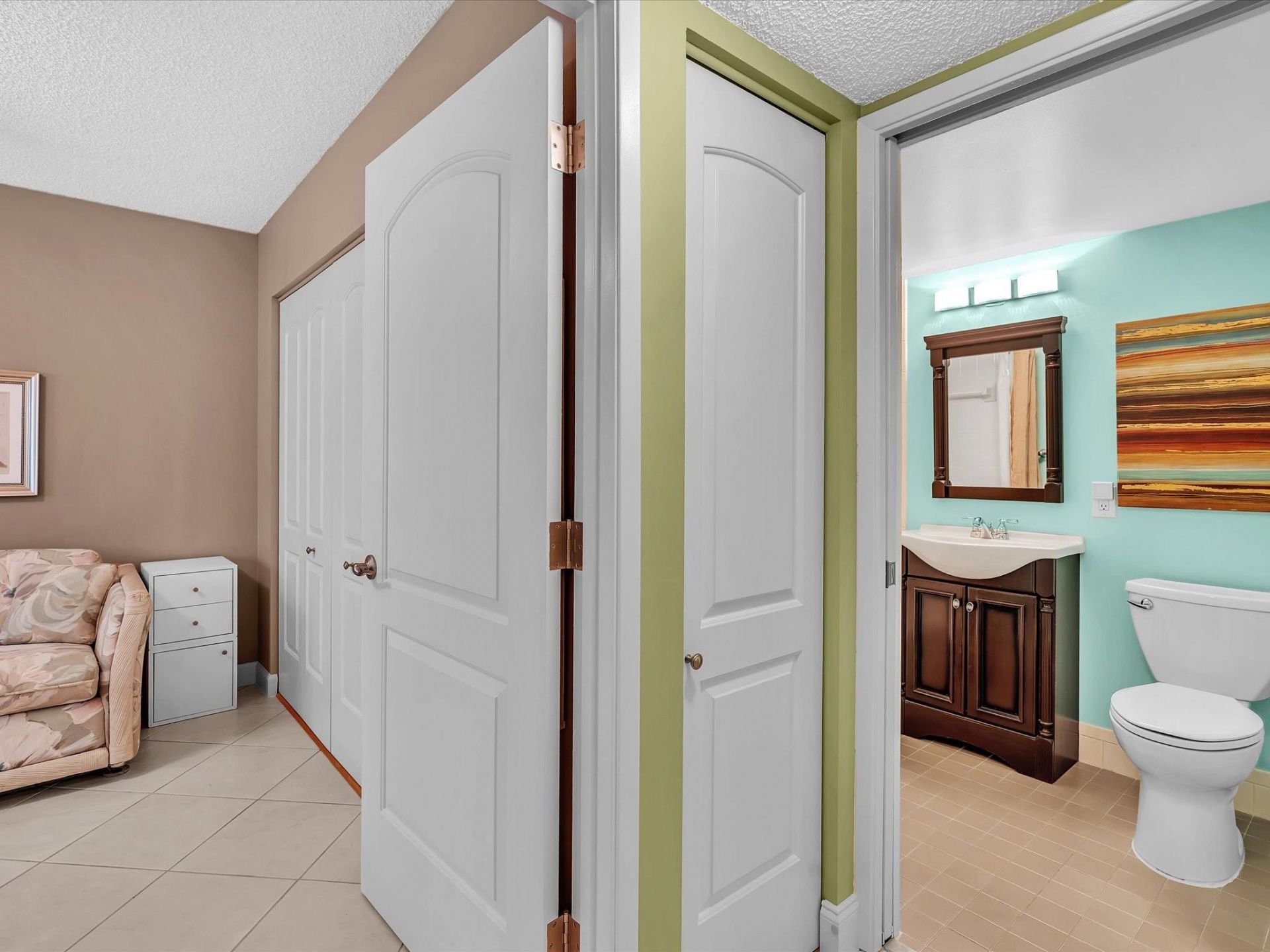 2236 N Cypress Bend Drive, Unit 107, Pompano Beach, FL 33069 Photo