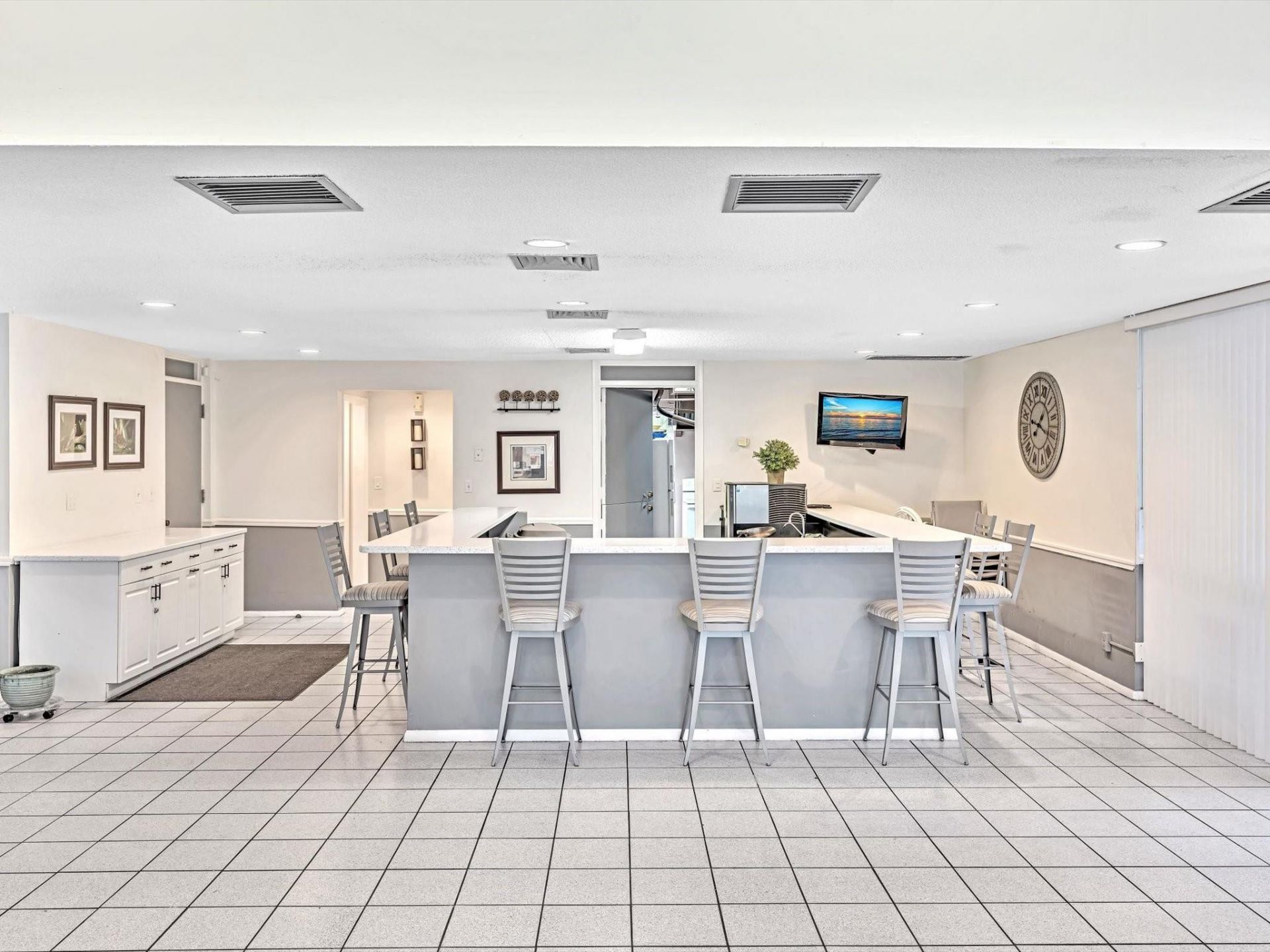 2236 N Cypress Bend Drive, Unit 107, Pompano Beach, FL 33069 Photo