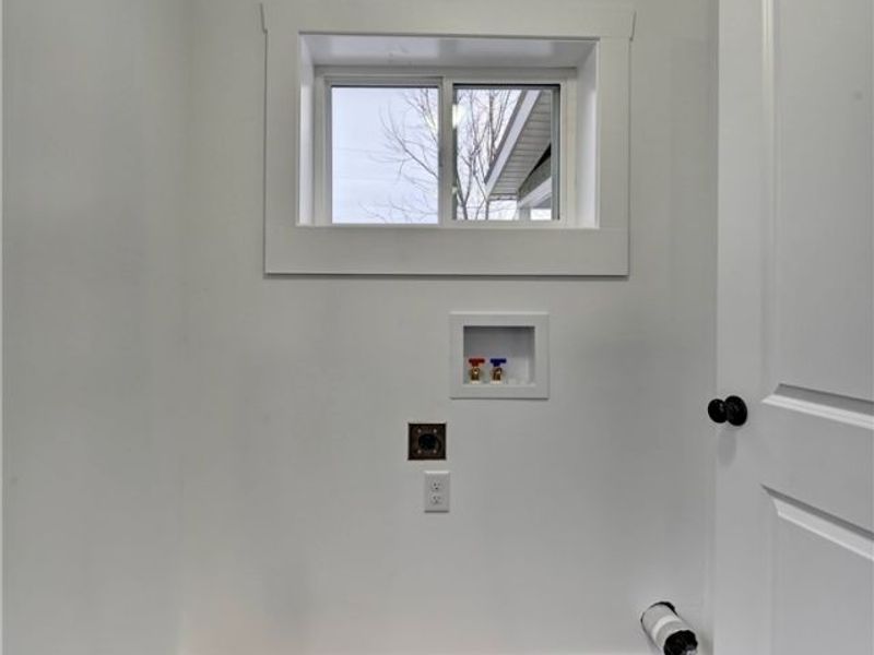 2404 Lowden Street NW, Dover, OH 44622 Photo 13