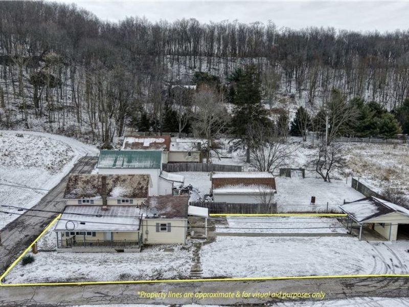 2404 Lowden Street NW, Dover, OH 44622 Photo 3