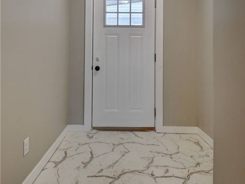 2404 Lowden Street NW, Dover, OH 44622 Photo 4