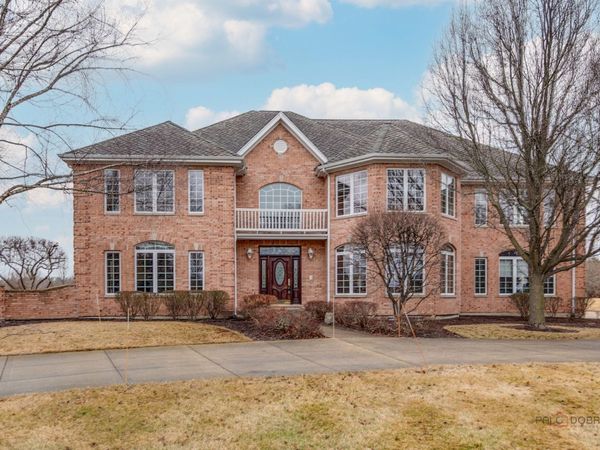 37181 N Fox Hill Drive, Wadsworth, IL 60083