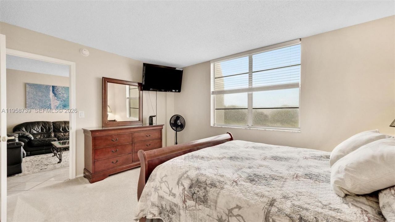 9460 Poinciana Pl , Unit 404, Davie, FL 33324 Photo