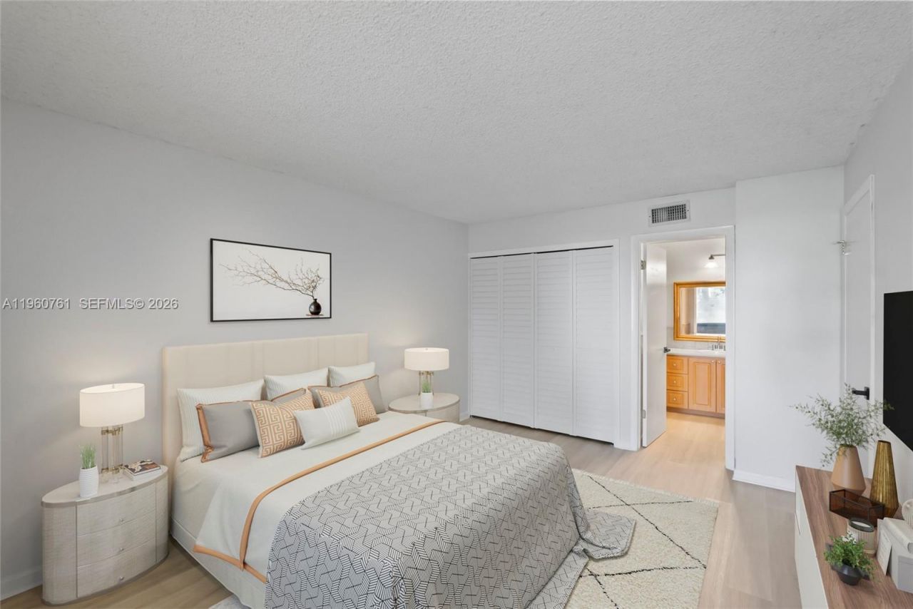 301 Racquet Club Rd , Unit 103, Weston, FL 33326 Photo