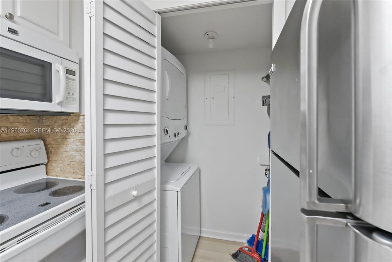 301 Racquet Club Rd , Unit 103, Weston, FL 33326 Photo