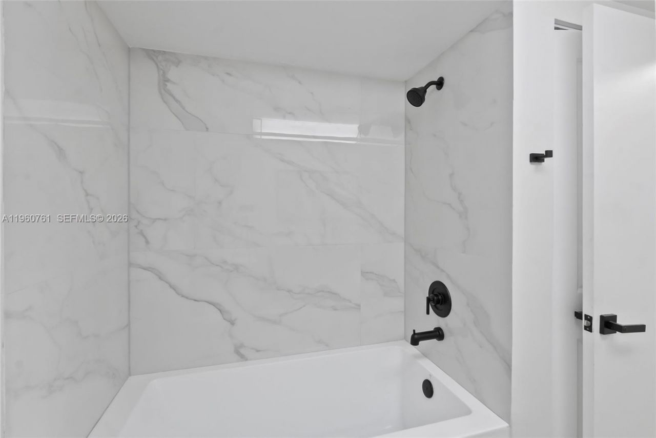 301 Racquet Club Rd , Unit 103, Weston, FL 33326 Photo