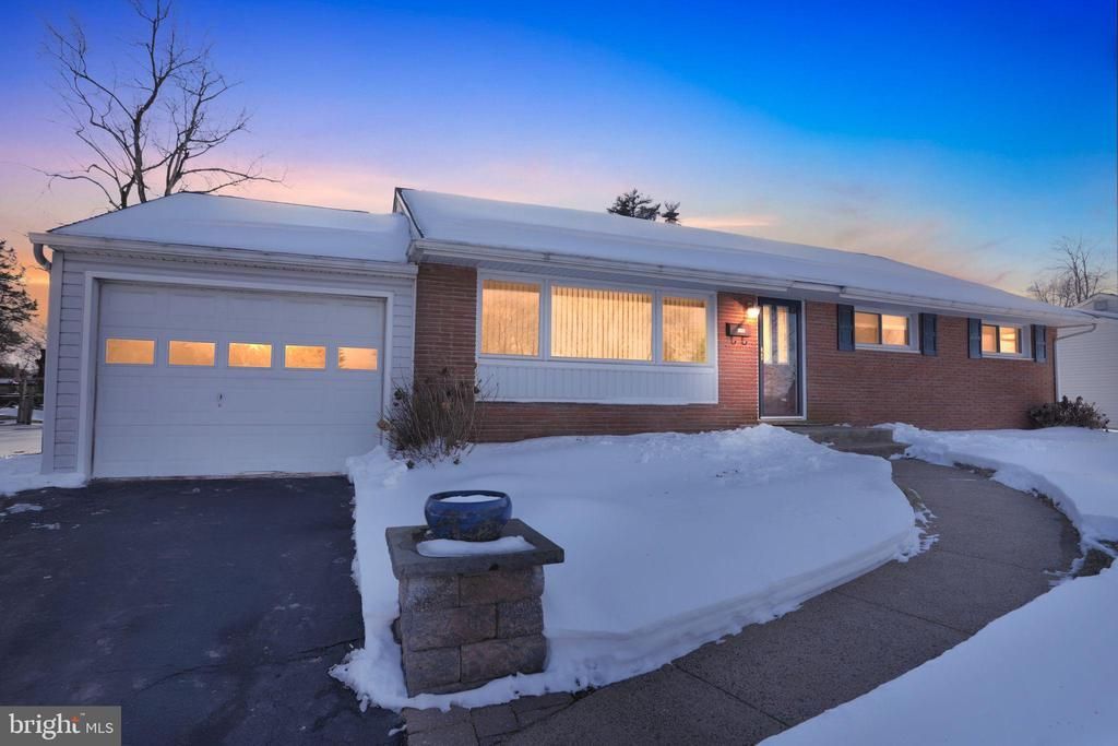 537 Sherwood Lane, Hatboro, PA 19040 Main Photo