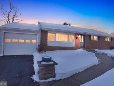 537 SHERWOOD LANE, HATBORO, PA 19040