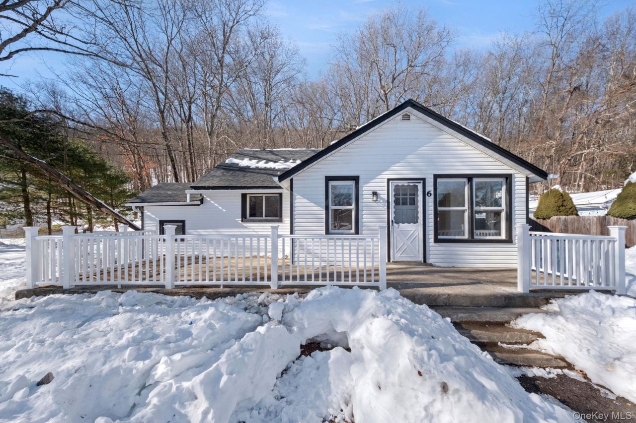 6 Village Drive, Greenwood Lake, NY 10925 Main Photo