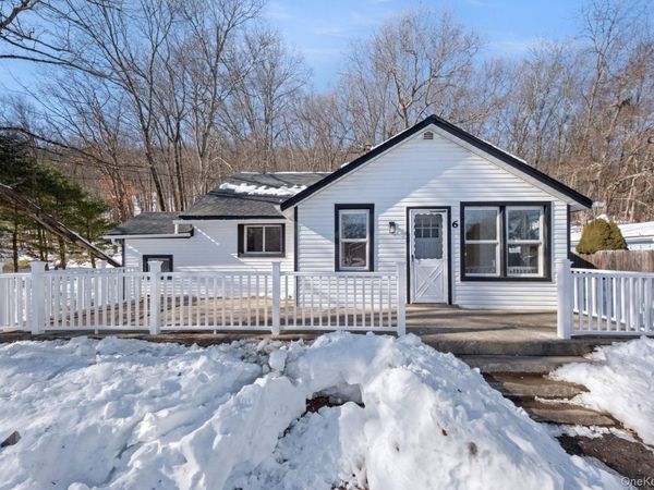 6 Village Drive, Greenwood Lake, NY 10925