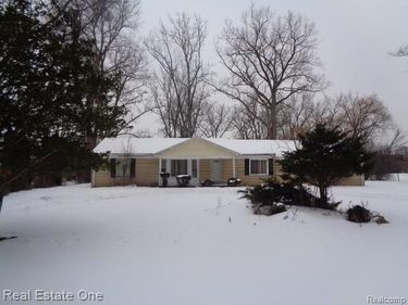 19375 Addison Drive, Southfield, MI 48075