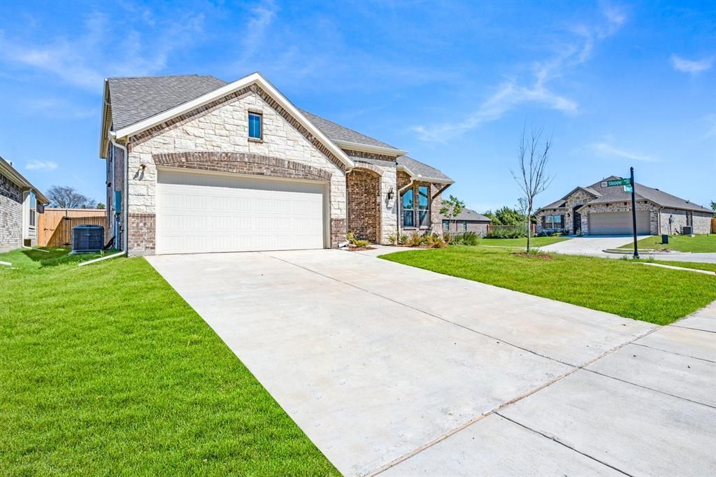 306 Maltese, Red Oak, TX 75154 Main Photo