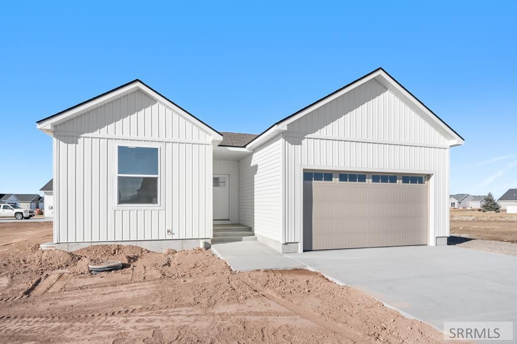 31 N Hemlock Lane, Rigby, ID 83442 Main Photo