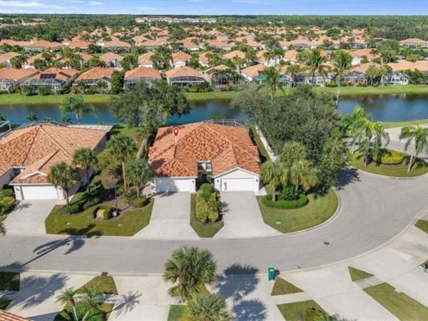 3575 El Verdado CT, NAPLES, FL 34109