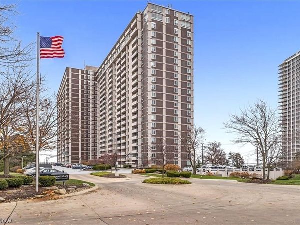 12900 Lake Avenue, Unit 118, Lakewood, OH 44107