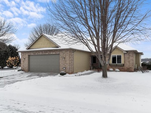 900 CLOVER COURT, Menasha, WI 54952