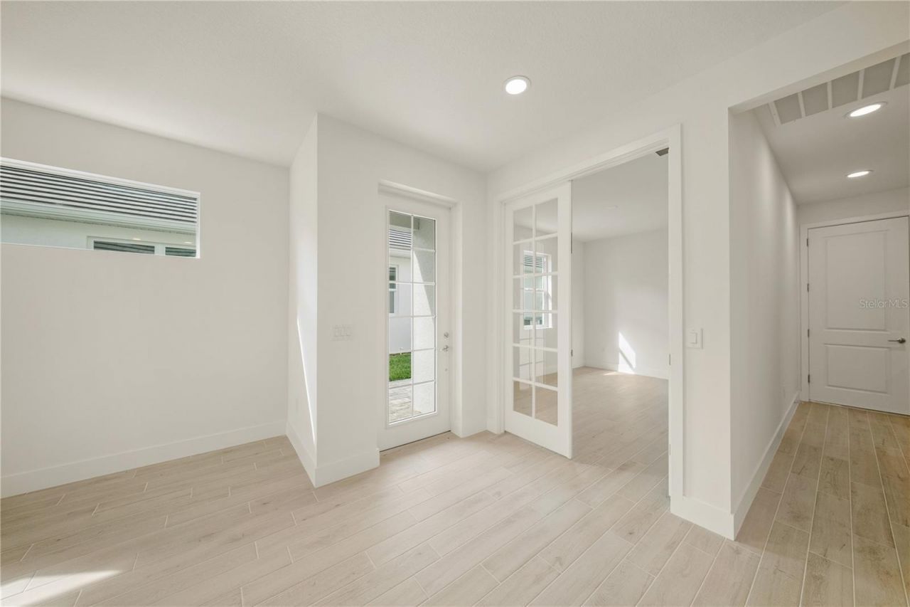 9533 Lunar Dove Drive, Sarasota, FL 34240 Photo