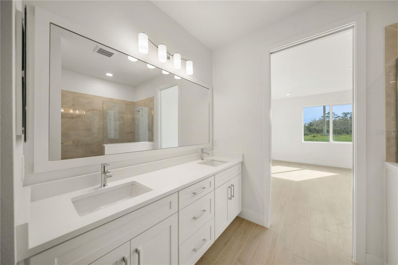 9533 Lunar Dove Drive, Sarasota, FL 34240 Photo