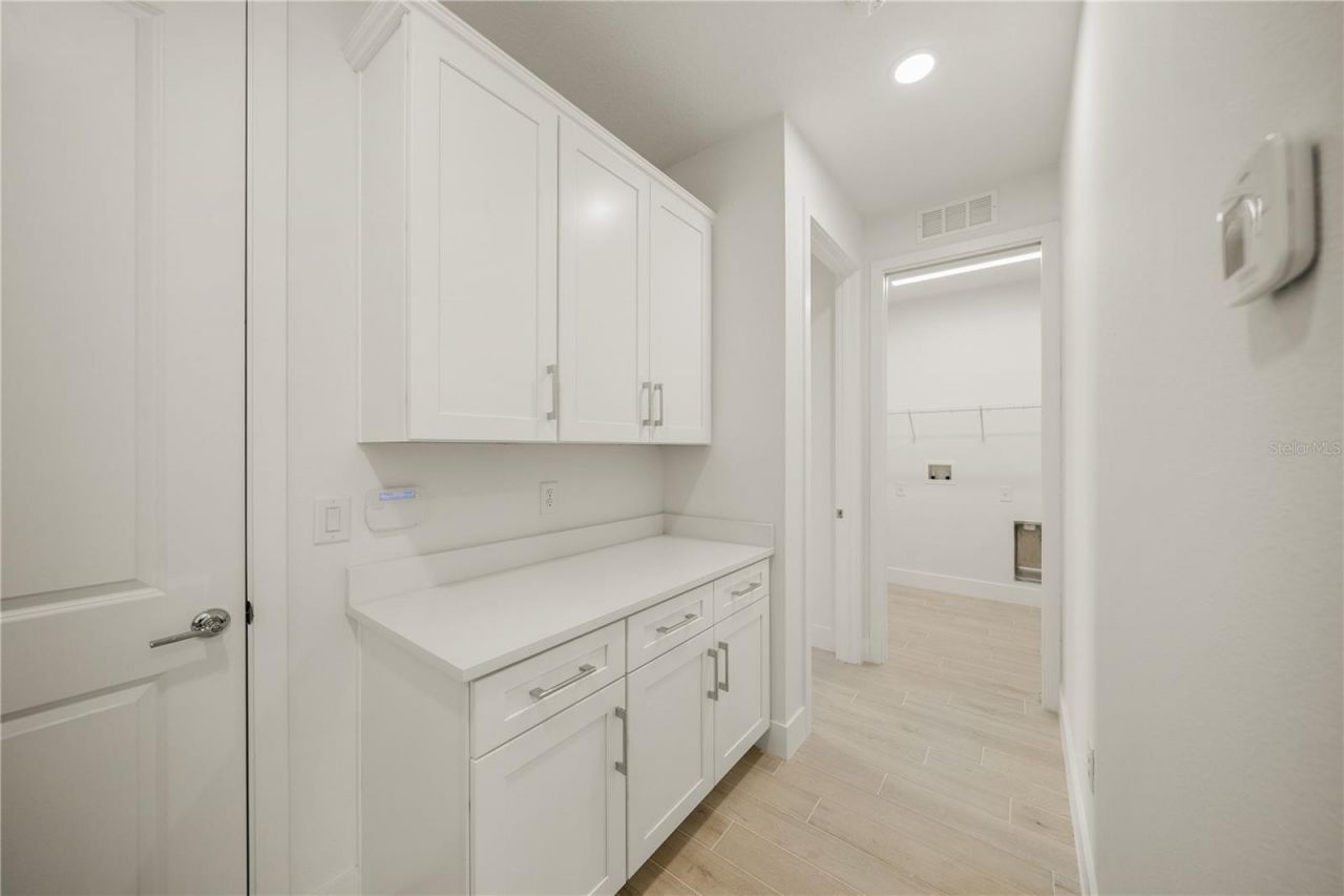 9533 Lunar Dove Drive, Sarasota, FL 34240 Photo
