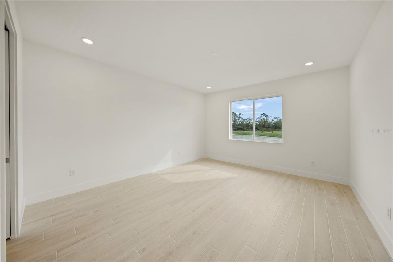 9533 Lunar Dove Drive, Sarasota, FL 34240 Photo