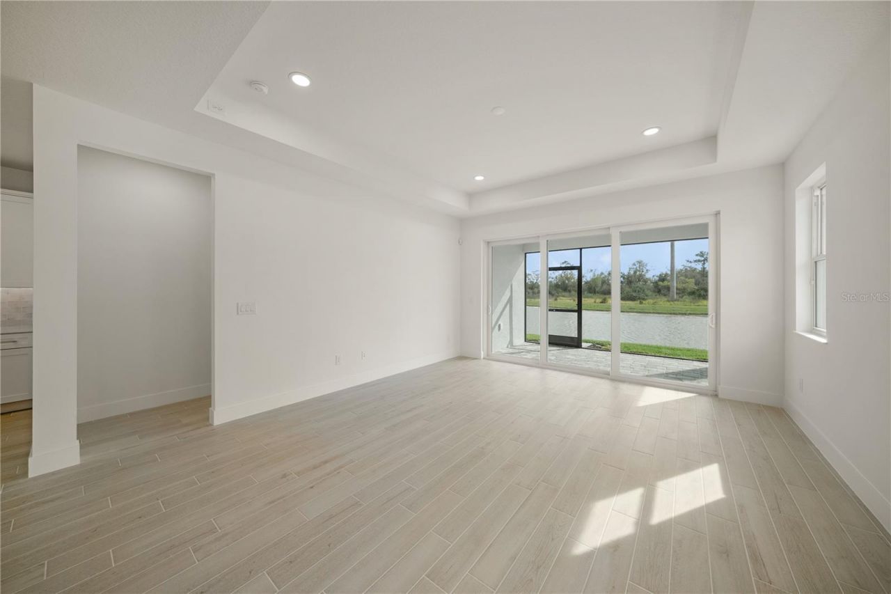 9533 Lunar Dove Drive, Sarasota, FL 34240 Photo